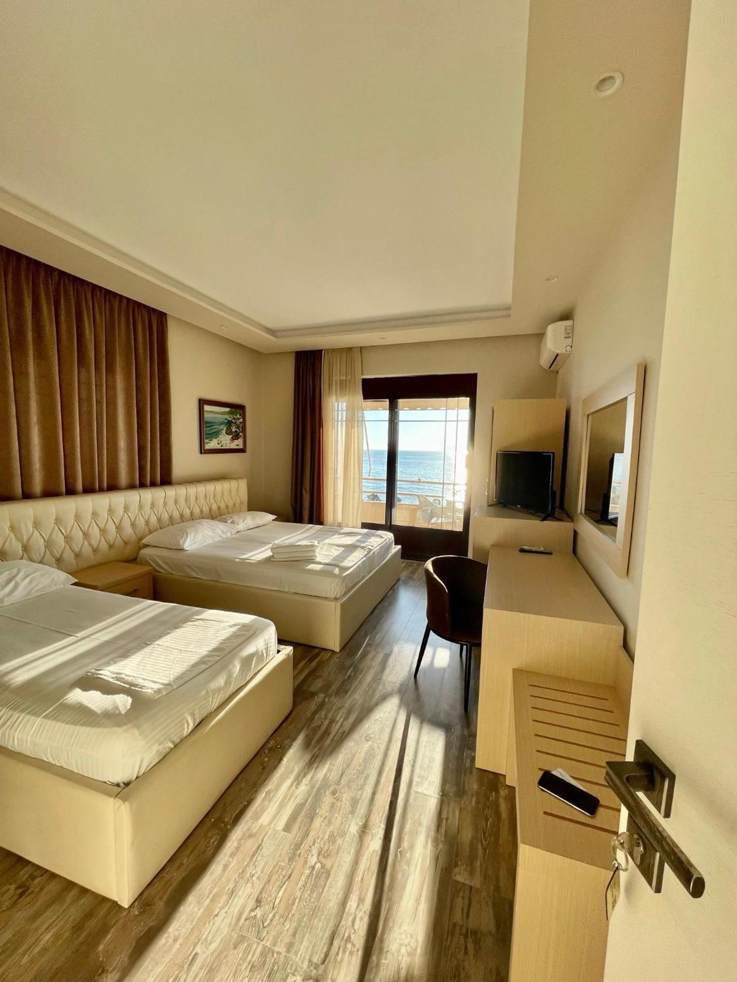 Hotel Lungomare Vlora Kültér fotó